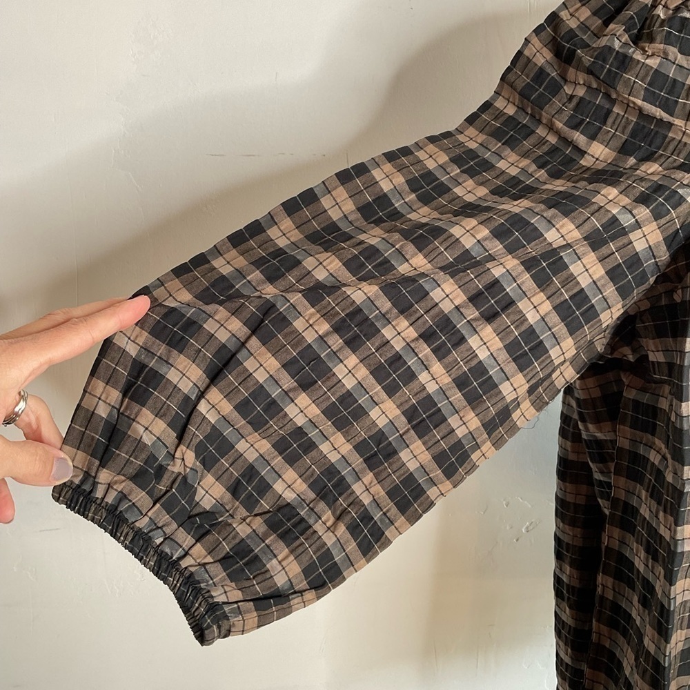 BARBOUR NWT Tan Plaid Shimmer 3/4 Sleeve Tie Neck Balloon Sleeve Peasant Top 12 - Picture 6 of 8